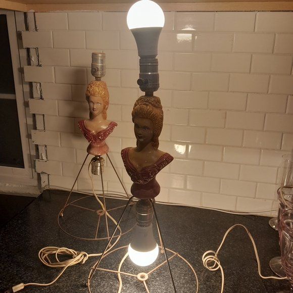 Antique Chalkware Lamps - Picture 15 of 16